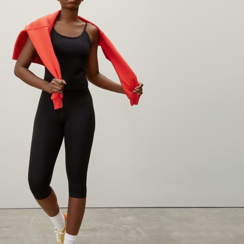 Everlane Perform Top